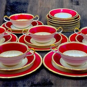 Six Aynsley 7219 Maroon Double Handled Soup Bowls and Other Pieces. Soup Bowls.